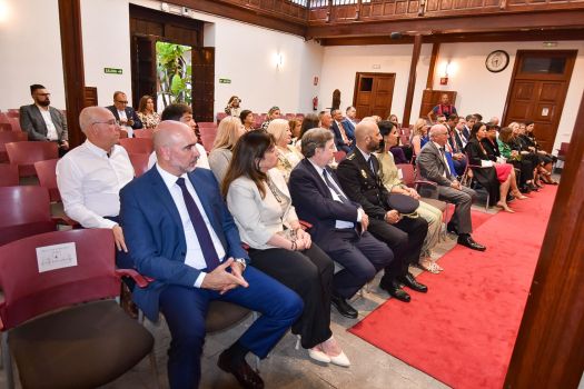 Carlos Enrique Viña Romero toma posesión como presidente del Consejo Canario de Colegios de Abogados